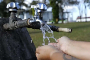 Consumo de água aumenta expressivamente com a chegada do verão