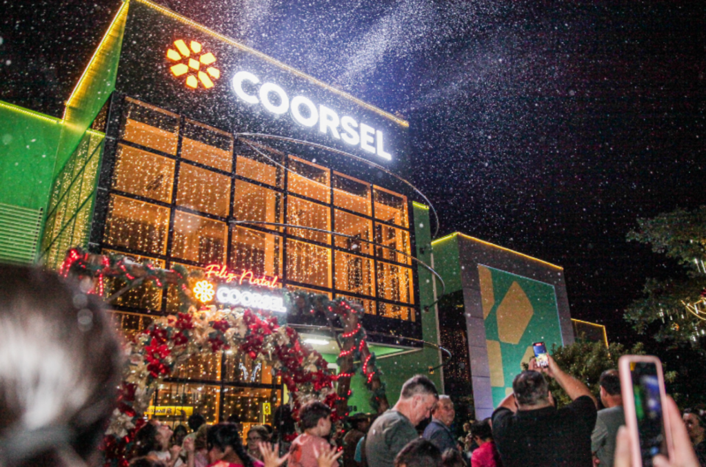 Nevou em Treze de Maio: Natal reúne 2.500 pessoas