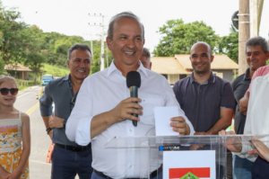 Governador inaugura rodovia em Treze de Maio