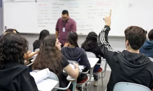 MEC anuncia 112 mil vagas no Fies 2025