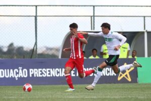 Hercílio Luz é derrotado pelo Coritiba na estreia da Copinha
