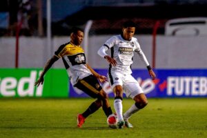 Meninos carvoeiros vencem Botafogo de virada e avançam para quartas da Copinha