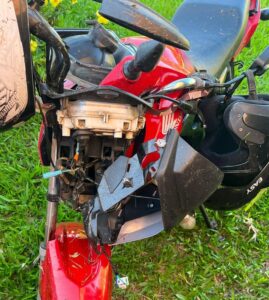 Casal é hospitalizado após queda de motocicleta em Jaguaruna