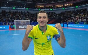 Catarinense é eleito o melhor jogador de futsal do mundo