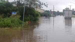 Bairro João Paulo registra alagamentos nesta quinta-feira