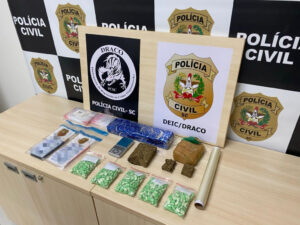 Operação policial desarticula tráfico de drogas