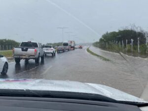 Chuvas causam lentidão e interdições em rodovias da capital