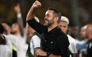 Artur Jorge deixa o Botafogo após títulos da Libertadores e Brasileirão