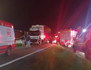 Acidente na BR-470 deixa 5 crianças feridas