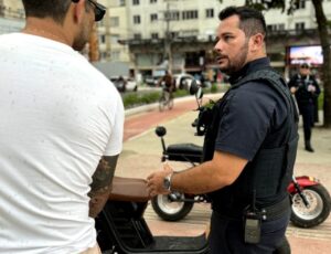 Agentes de Trânsito orientam sobre micromobilidade em BC