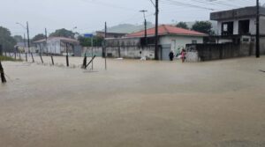 Equipes atuam intensamente no acolhimento após chuvas em Biguaçu