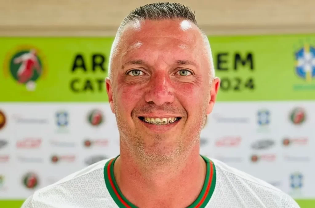 Árbitro, Adriano Roberto de Souza, o Sarrafo