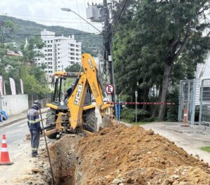Obras de esgoto e urbanização são retomadas na capital