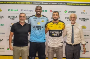 Caíque e Castán são apresentados no Criciúma
