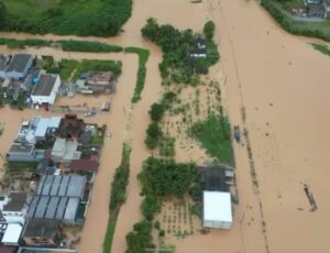 Chuvas trazem caos para Camboriú