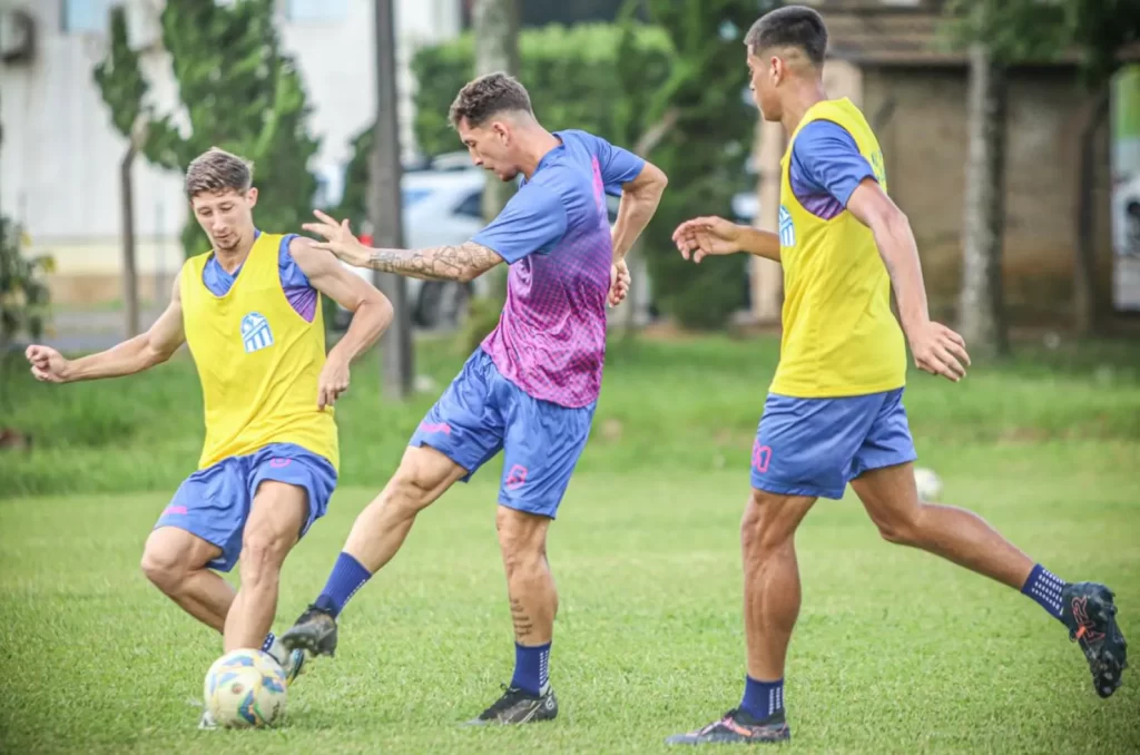Treino do Caravaggio em preparação para o duelo contra o Santa Catarina