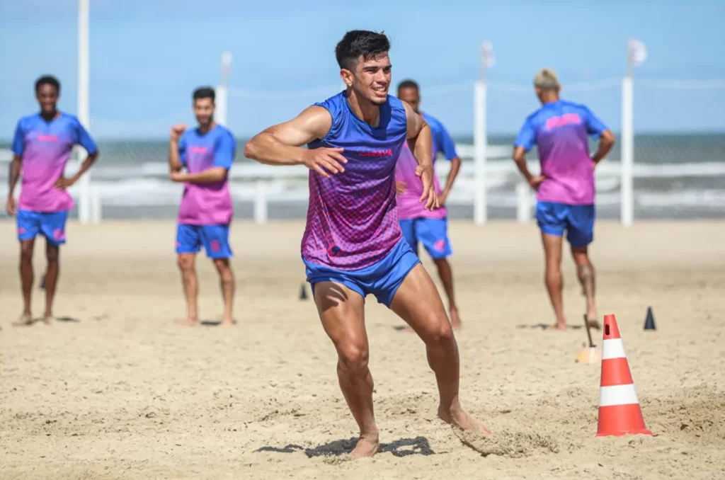 Caravaggio treinando na areia de Balneário Rincão