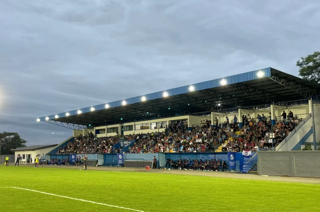 Imagem do Estádio da Montanha, onde o Caravaggio manda seus jogos