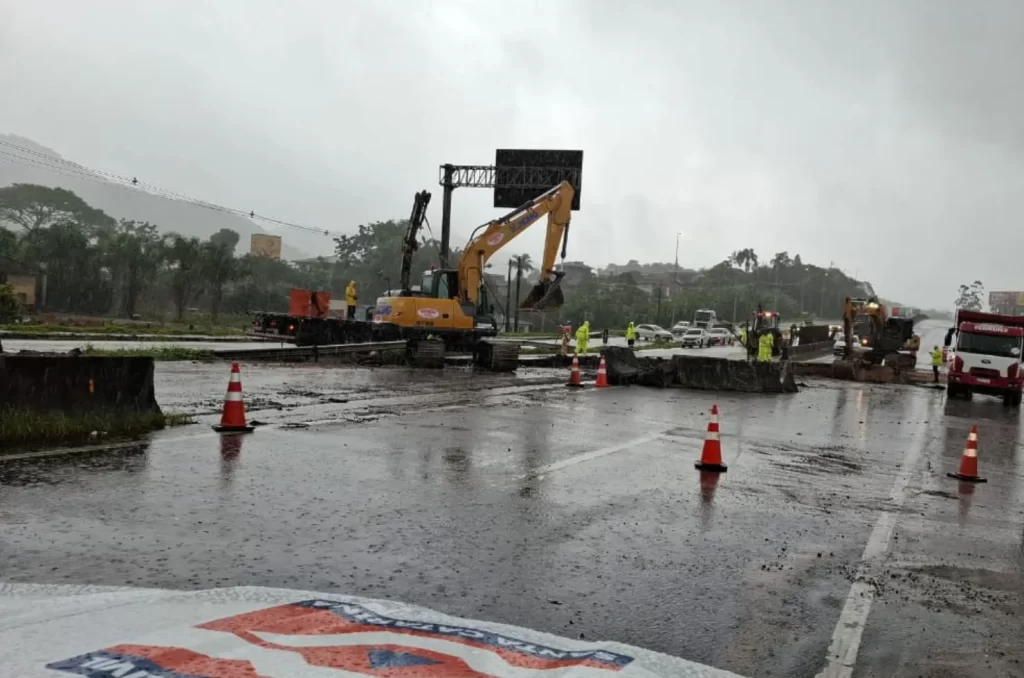 Fortes chuvas que atingiram à Grande Florianópolis