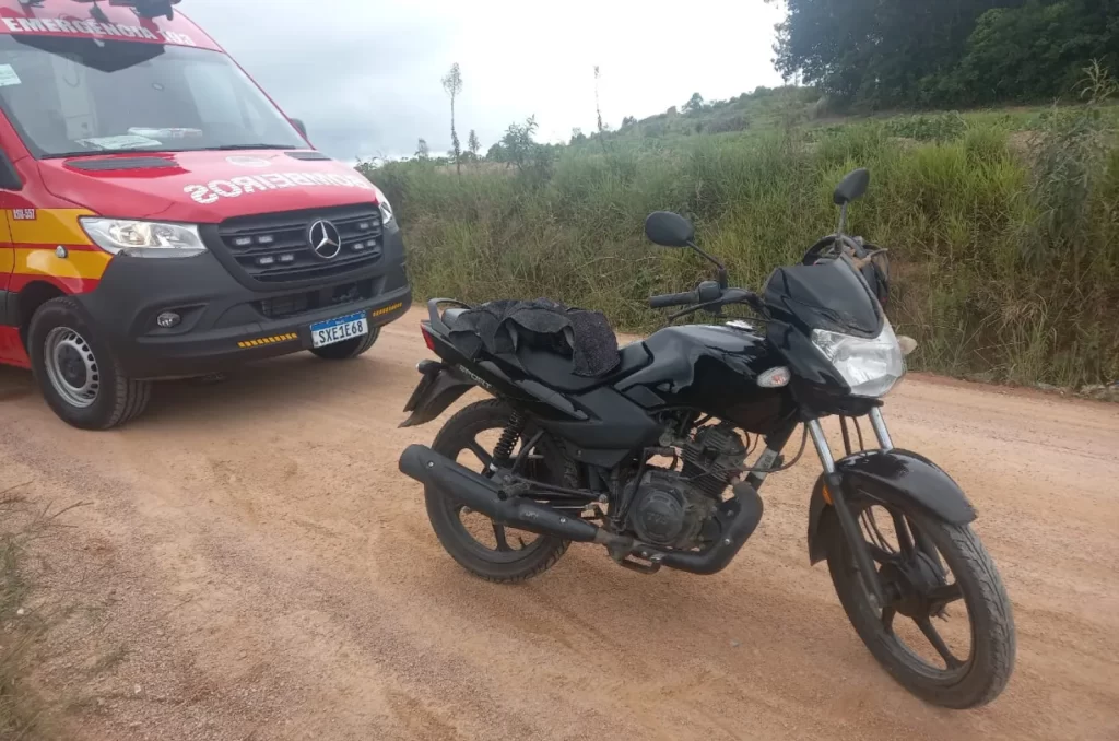 Colisão entre motos em Sangão