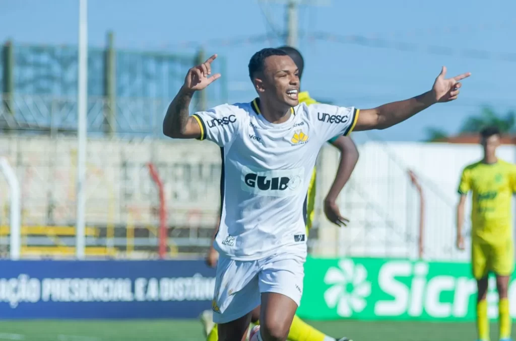 Criciúma disputando uma partida contra o Mirassol, pela Copinha