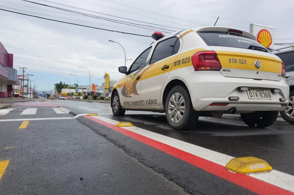 Veículo da fiscalização de trânsito em Criciúma