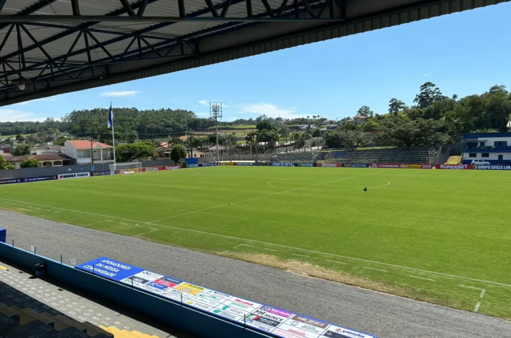 Imagem do Estádio da Montanha, que será palco de Caravaggio x Chapecoense