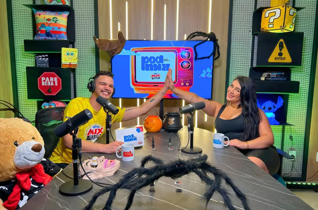 Grupo Catarinense de Rádios inaugura sala de podcasts em Criciúma, equipada com tecnologia de ponta e suporte técnico completo