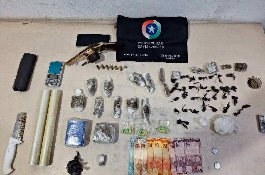 Drogas,Armas e dinheiro apreendidos em Sombrio