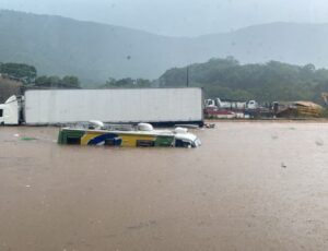 Chuvas causam caos em Florianópolis