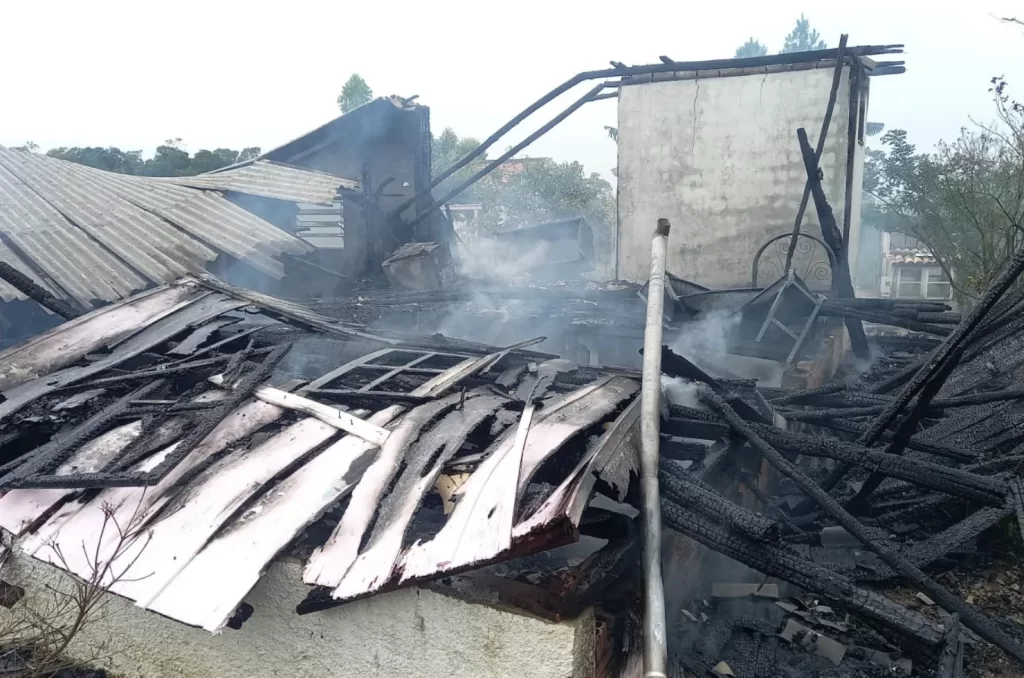 Incêndio em residência de Içara