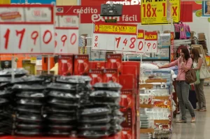 Inflação fecha 2024 em 4,83% e supera meta do governo