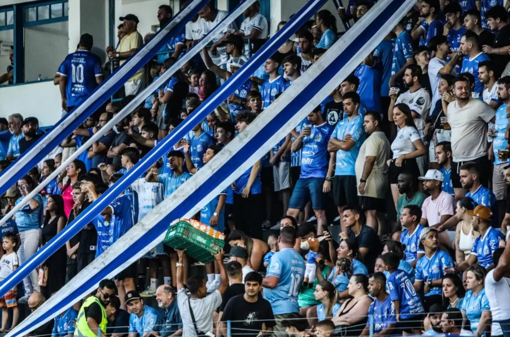 Imagem de uma partida do Caravaggio, no Estádio da Montanha