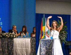 Juliana Pavan é empossada prefeita de BC