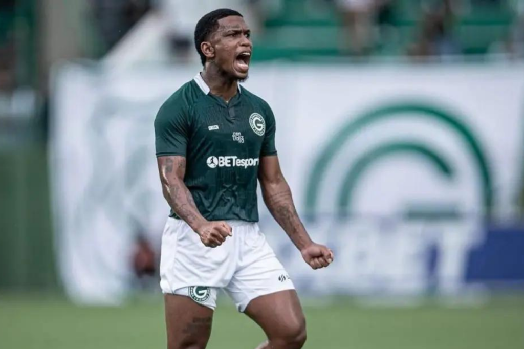 Criciúma deve fechar com Juninho, volante do Goiás