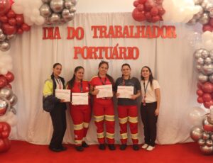 Livro com histórias de quem faz a Portonave é lançado