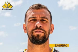 Luciano Castán é o novo zagueiro do Criciúma