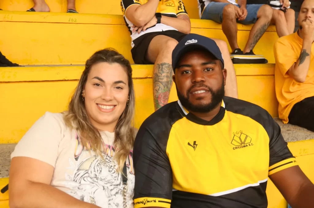 Torcida carvoeira no Estádio Heriberto Hülse durante o jogo entre Criciúma e Barra pela 4ª rodada do Campeonato Catarinense