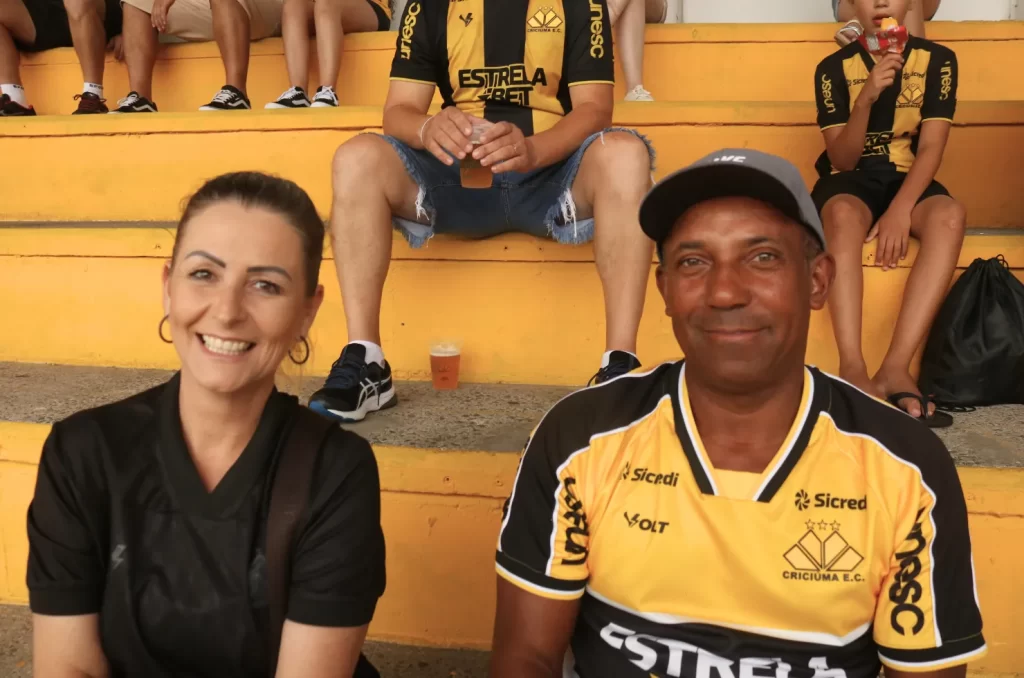 Torcida carvoeira no Estádio Heriberto Hülse durante o jogo entre Criciúma e Barra pela 4ª rodada do Campeonato Catarinense