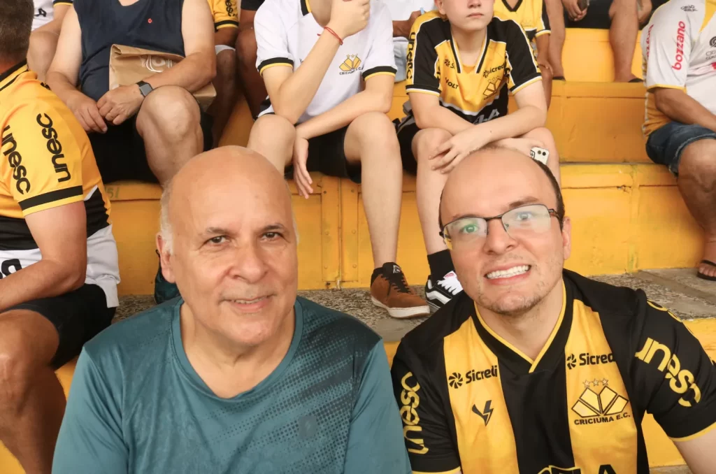 Torcida carvoeira no Estádio Heriberto Hülse durante o jogo entre Criciúma e Barra pela 4ª rodada do Campeonato Catarinense