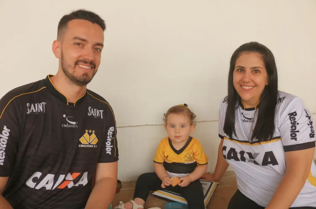 Torcida carvoeira no Estádio Heriberto Hülse durante o jogo entre Criciúma e Barra pela 4ª rodada do Campeonato Catarinense