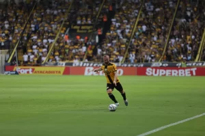 Marcelo Hermes completa 150 jogos pelo Criciúma neste domingo