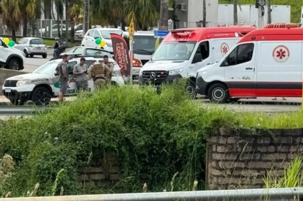 Atropelamento na Avenida Luiz Lazzarin em Criciúma