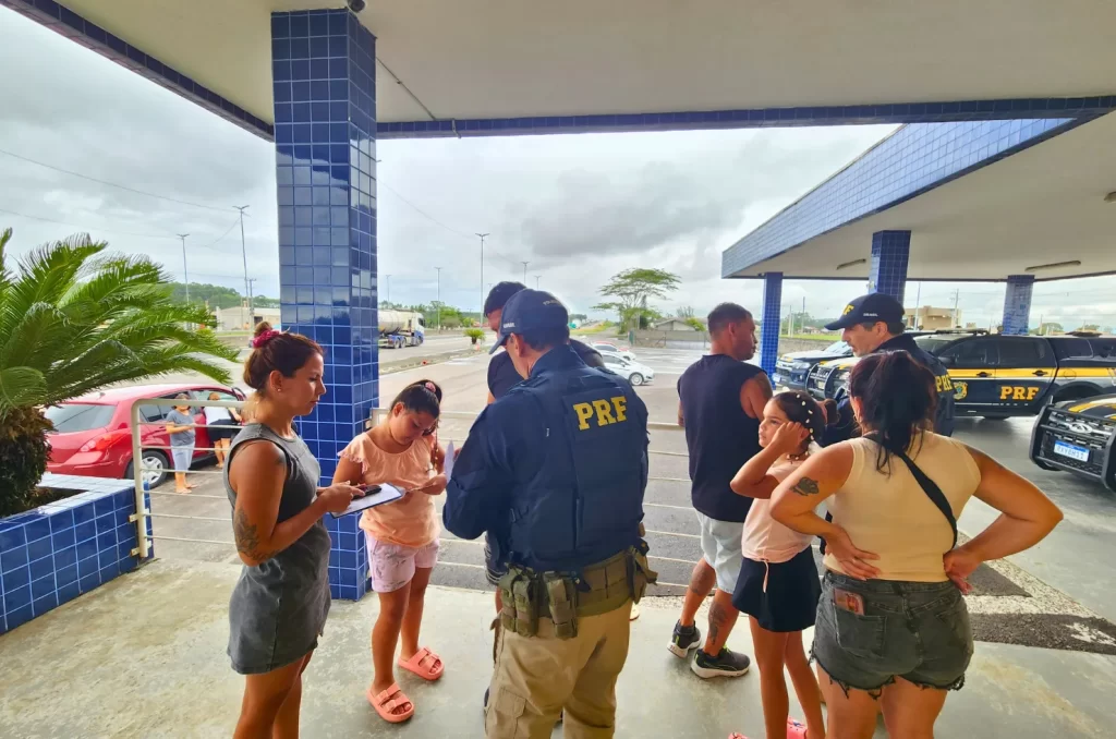 Veículos estrangeiros são fiscalizados durante operação conjunta da PRF e Detran-SC para cobrança de multas pendentes nas rodovias