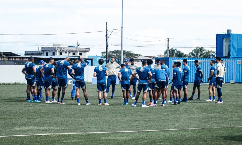 Avaí encerra treinos de 2024 e foca na estreia no Catarinense
