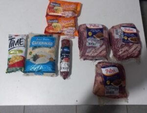 PM de Itajaí prende homem por furto em supermercado