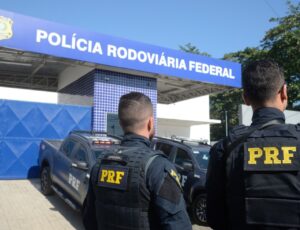 PRF e Detran fiscalizam veículos estrangeiros