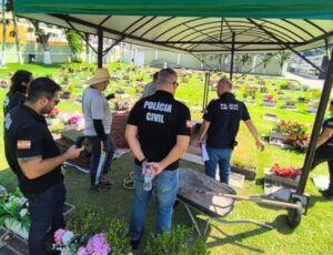 Polícia Científica exuma corpo de empresário em Itajaí