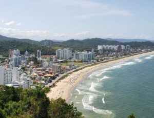 Quatro dos cinco pontos de Itajaí estão próprios para banho