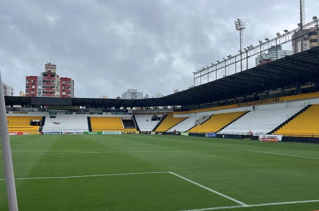 Imagem do Estádio Heriberto Hülse, que será palco da partida Entre Criciúma e Joinville
